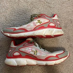 Womens UA Limited Edition MD Flag shoes